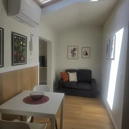 Cosy And Renewed 1 Bedroom In Campolide - 2e * リスボン