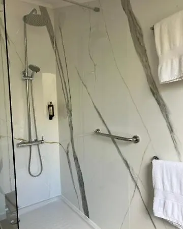 Cosy And Renewed 1 Bedroom In Campolide - 2e Лиссабон